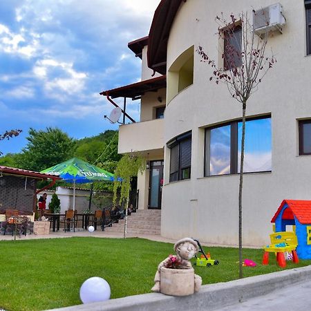 Willa Casa Avram Râmnicu Vâlcea Zewnętrze zdjęcie